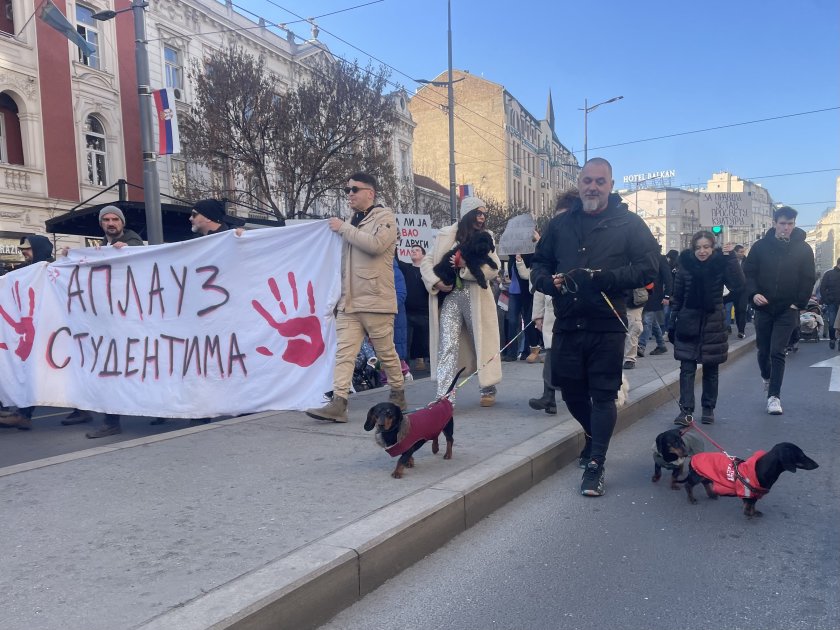Протестиращи се събраха в централния сръбски град Крагуевац преди планираните