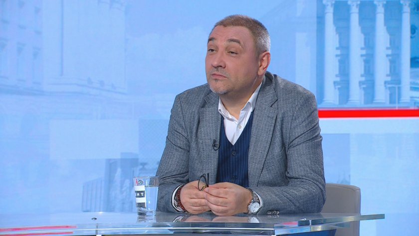 Проф. Андрей Чорбанов: Трябва да се засили контролът срещу разпространението на вейповете