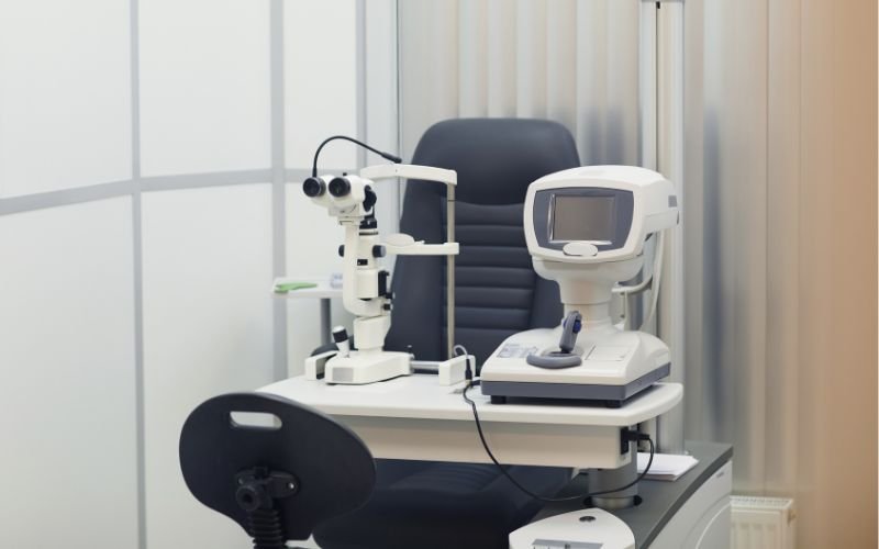 Единственият денонощен спешен очен кабинет в София е претоварен. През