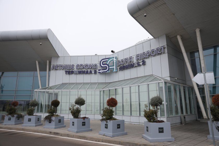 Дронът, който преди дни влезе на територията на летището и