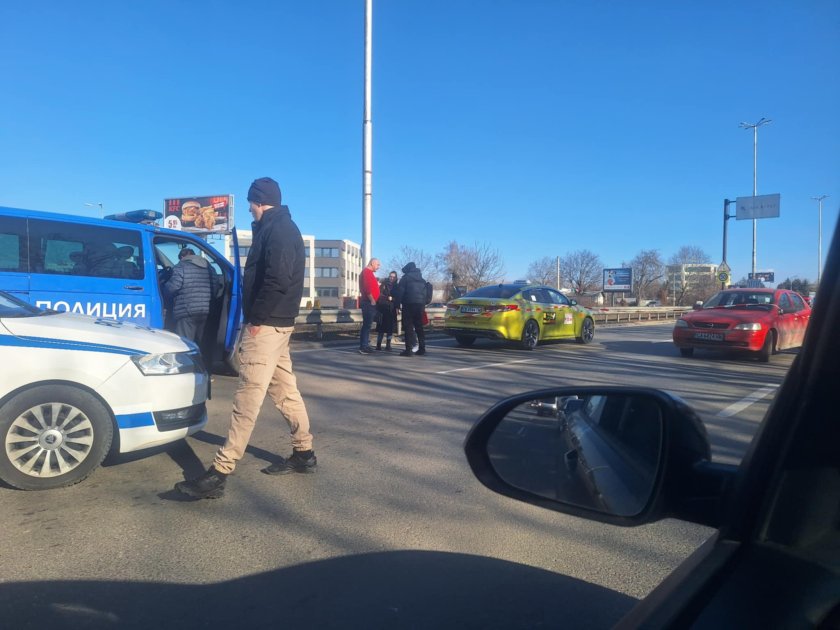 мъж намушкан нож катастрофа софия полицията издирва нападателя
