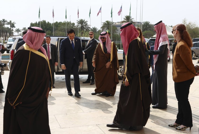 Започват преговорите за мир в Украйна, в Рияд пристигна руската делегация