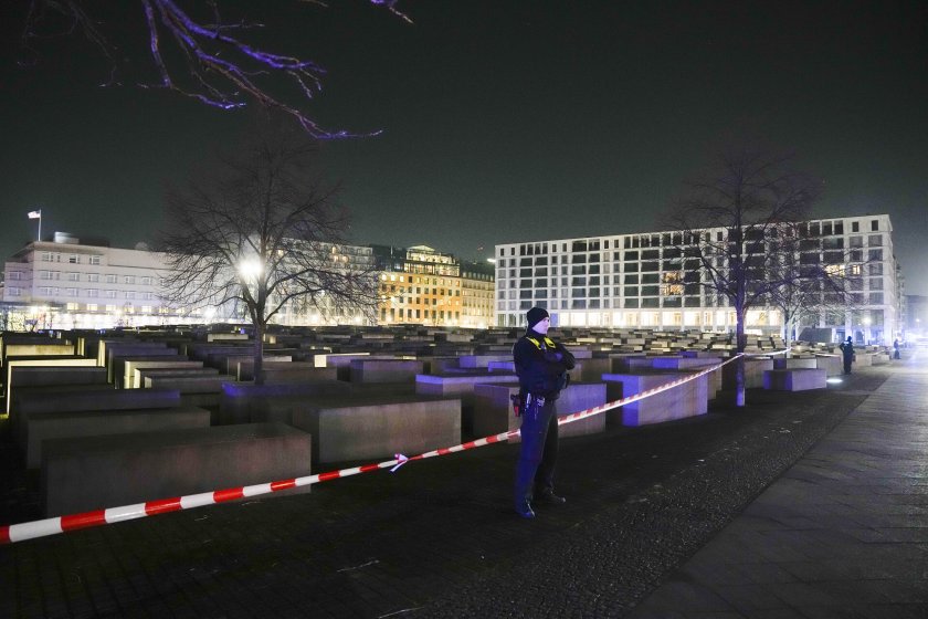 Мъж е бил сериозно ранен при нападение с нож при