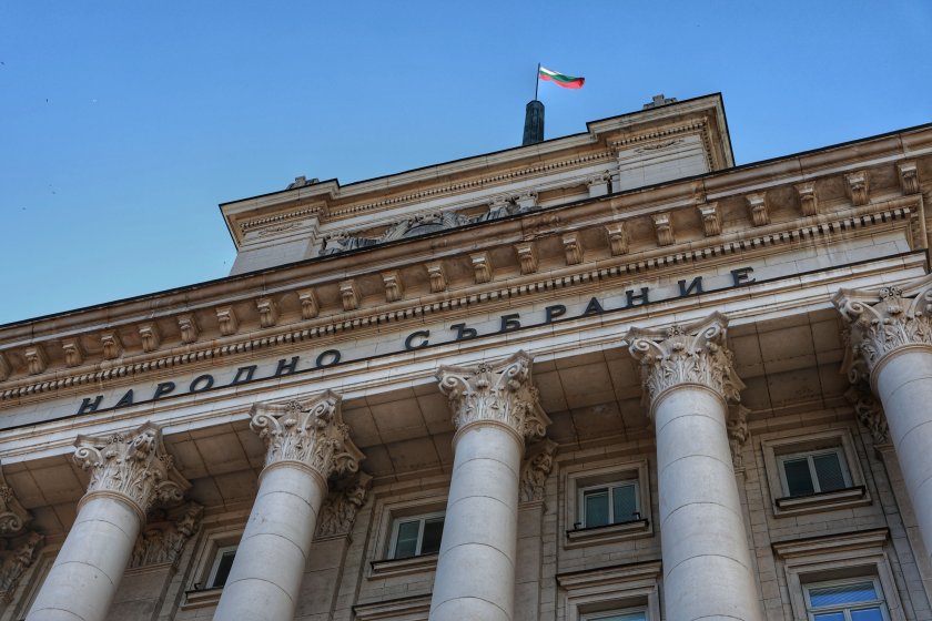 Никой никъде не е повдигал въпроса за изпращане на български