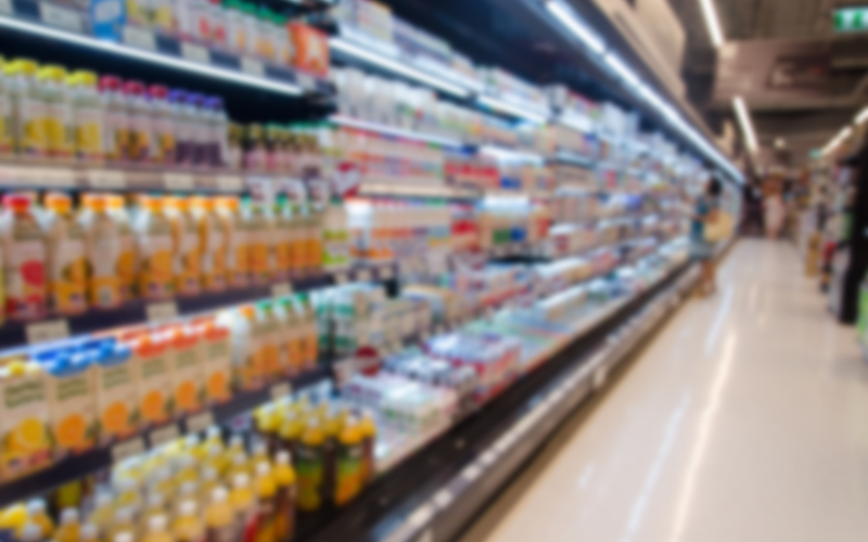 Масираните акции в обекти, в които се продават храни продължават.