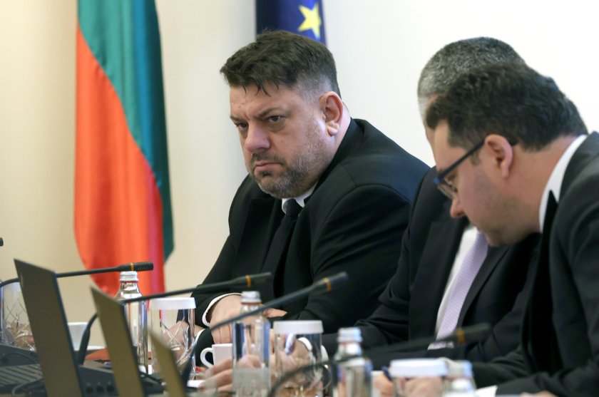 Атанас Зафиров: НОИ ще преразгледа възможностите за преизчисляване на пенсиите