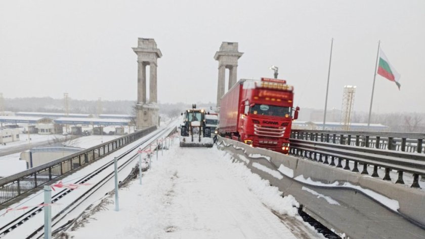 Спряха частично ремонта на Дунав мост заради ниските температури. Очаква