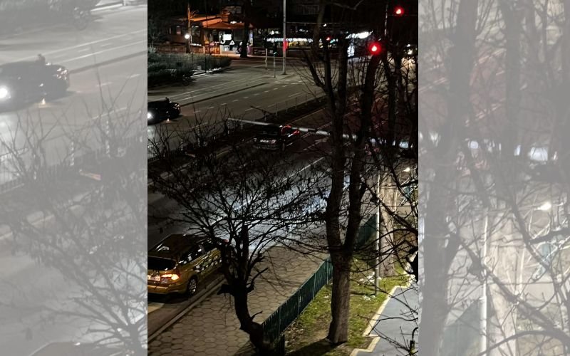 След като стълб падна върху кола във Варна: Кой е виновен за инцидента?