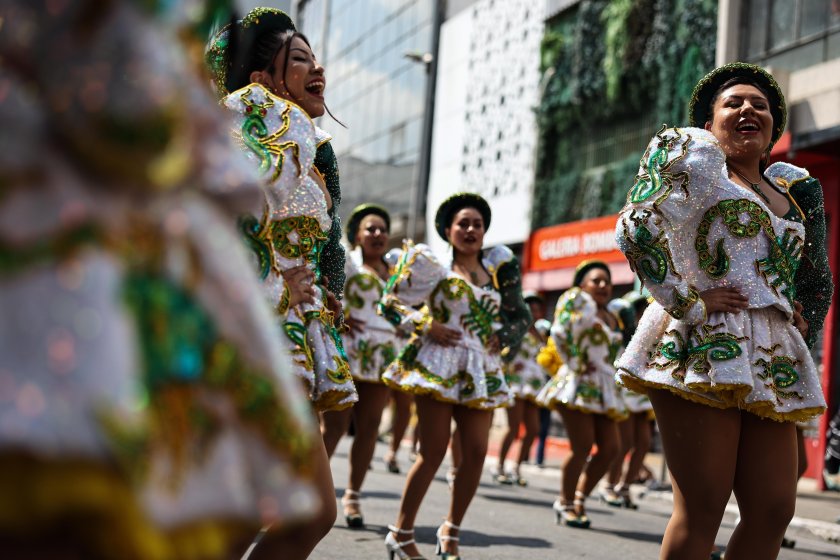 Трескава подготовка тече в Рио де Жанейро за ежегодния самба