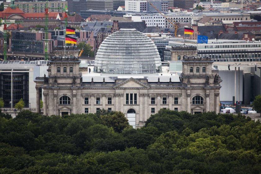 След вота в Германия: Мерц обяви курс на съставяне на "голяма коалиция"