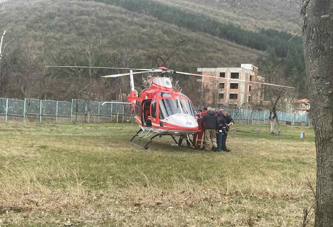 Двама работници са в тежко състояние след трудова зплополука в