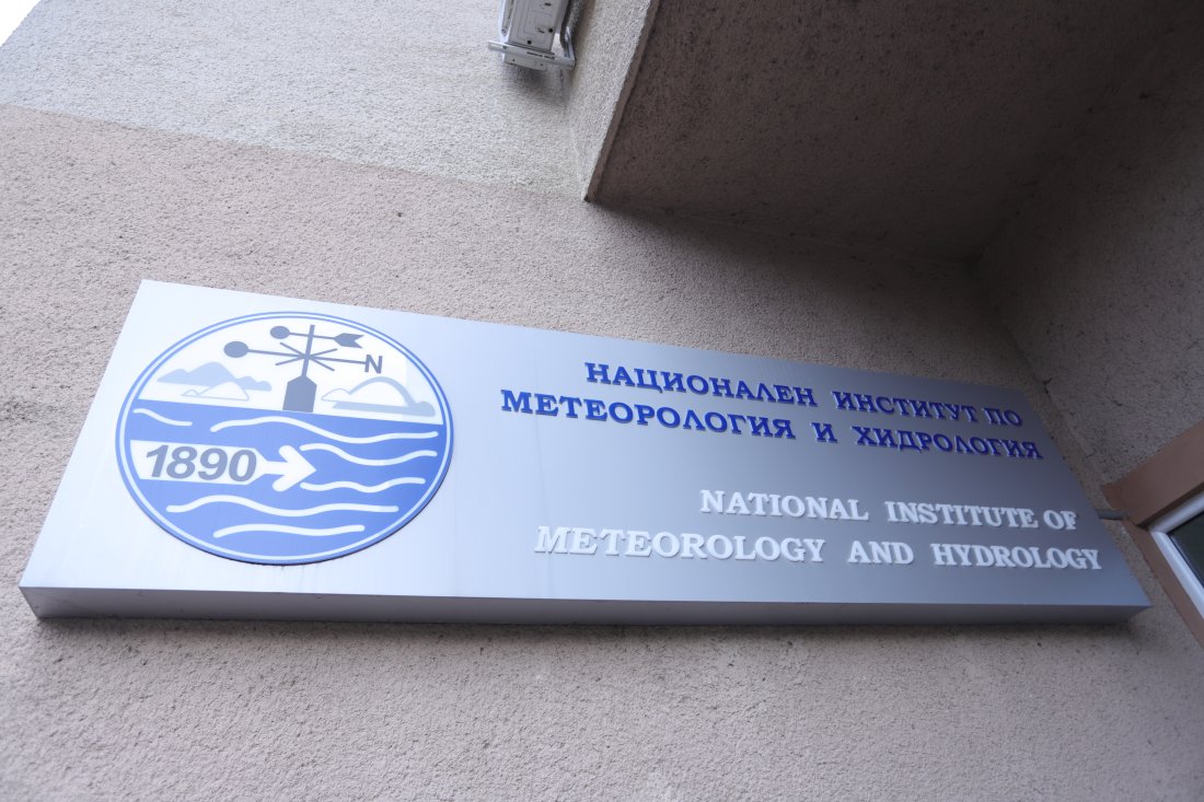 Близки, приятели и колеги на двамата метеоролози, които бяха зверски