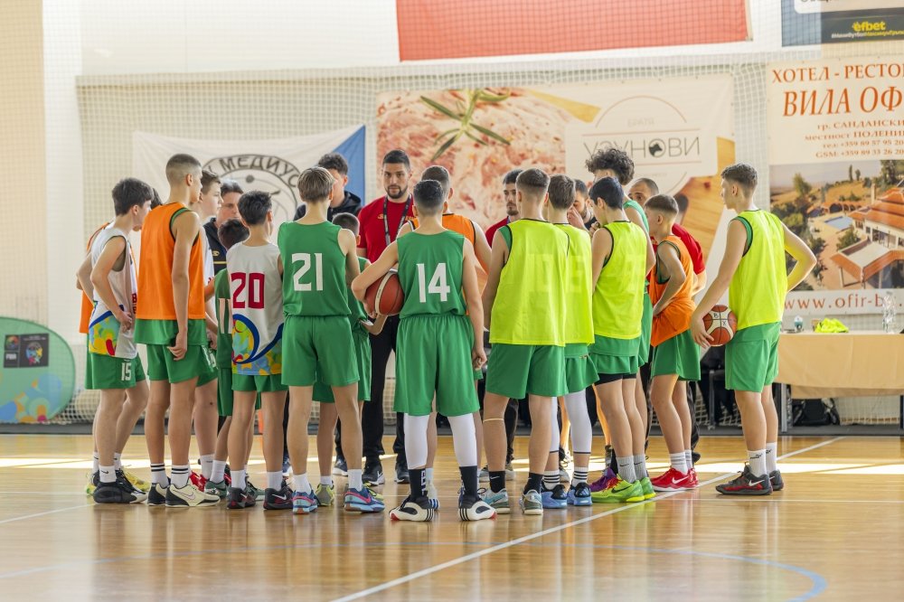 успешно начало баскетболните отбори u14 турнира сандански