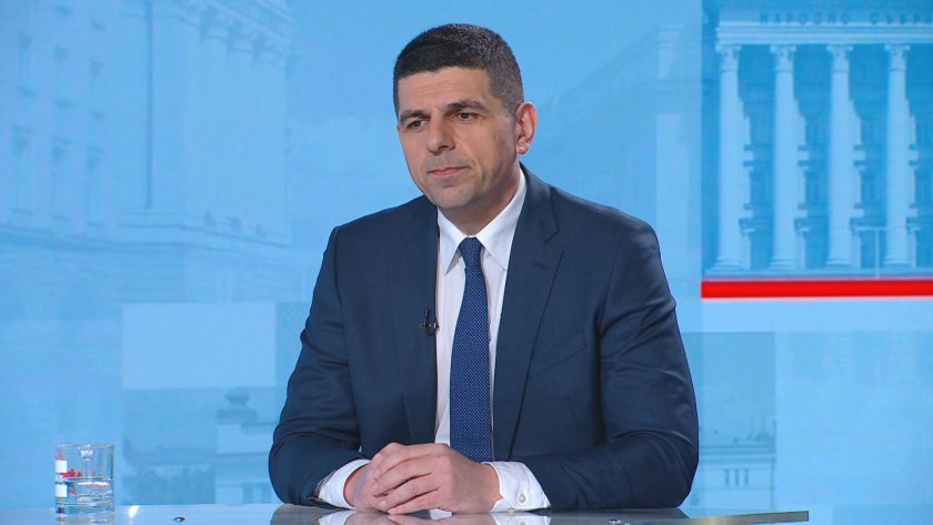 Ивайло Мирчев: Никой от нас не е пил уиски с Пеевски