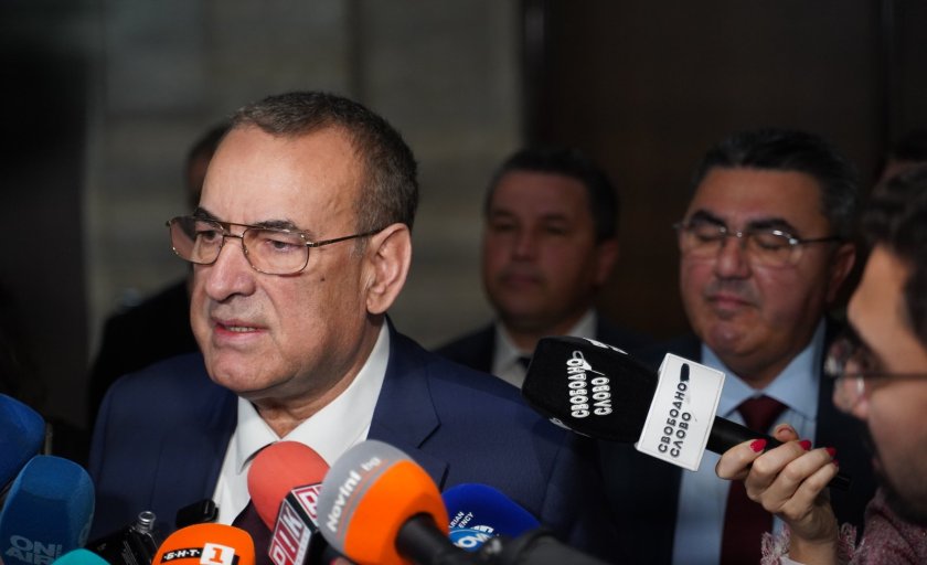 Джевдет Чакъров: Съществува ли ново управленско мнозинство, управлявано от Пеевски?