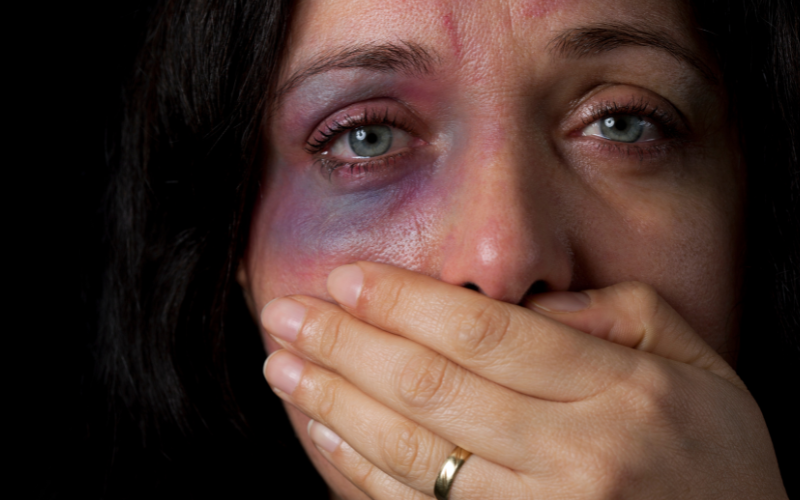 "Затвори телефона, иначе ще ти избия зъбите" - разказва втора жертва на насилника от Ямбол