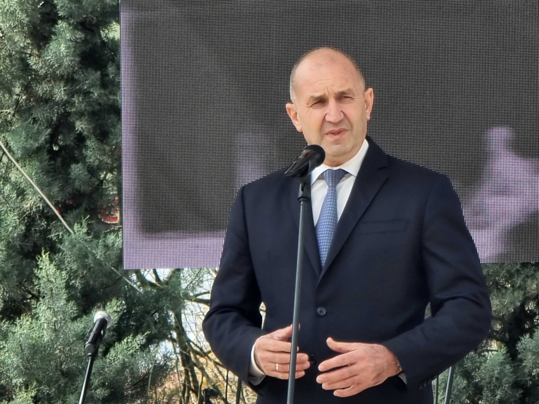 Президентът беше гост на празника на Елхово по повод 100-годишнината от обявяването му за град