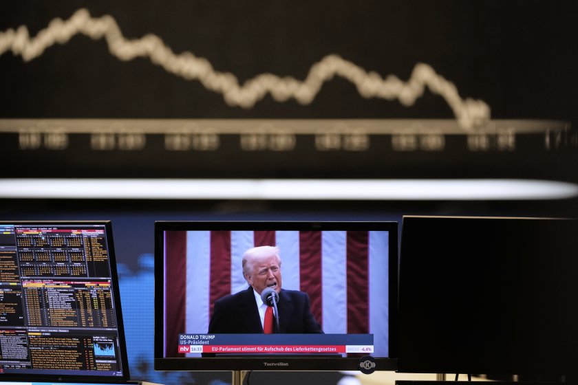 Митата на Тръмп оцветиха борсовите индекси по света в червено