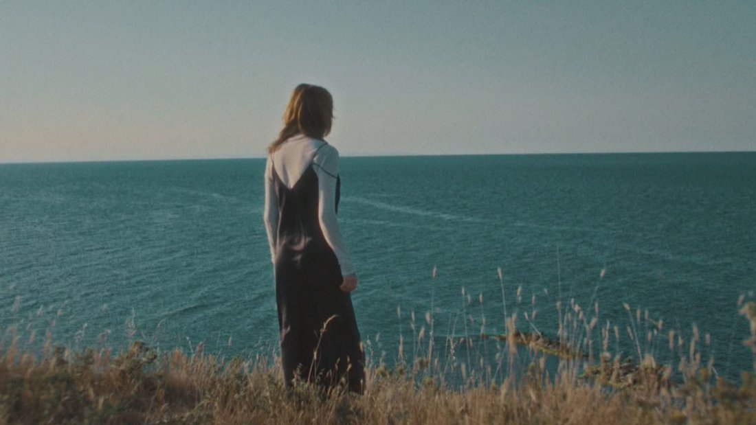 "Те, вълните" - филм за женската интуиция, тайните, любовта и още нещо