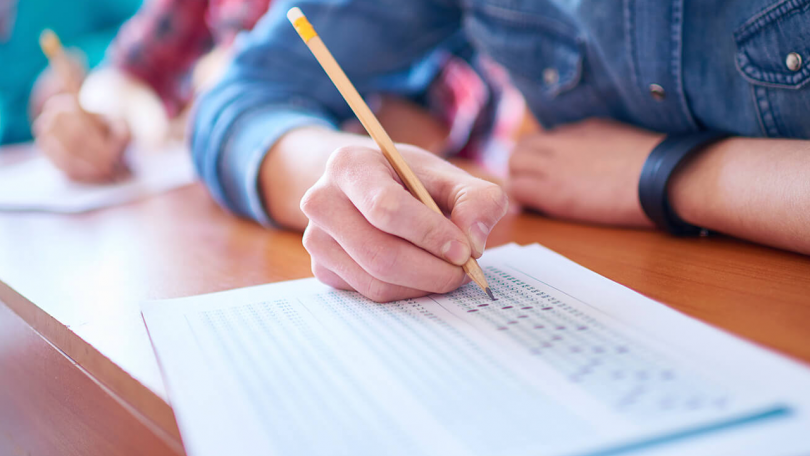 МОН планира да преобразува 31 математически и природоматематически гимназии в "специализирани" училища