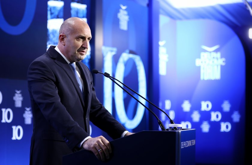 Румен Радев: Митата разтърсват пазарите, Европа трябва да отговори с единство