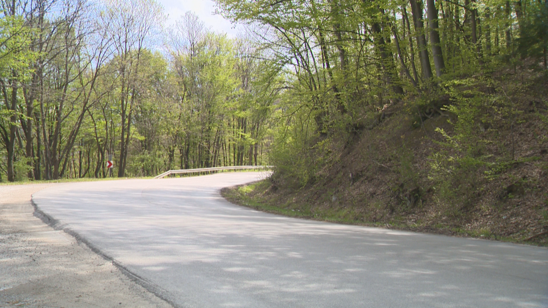 Неволи и край "Хемус": Без дупки, но и без маркировка и знаци е обходният път за пътуващите по празниците