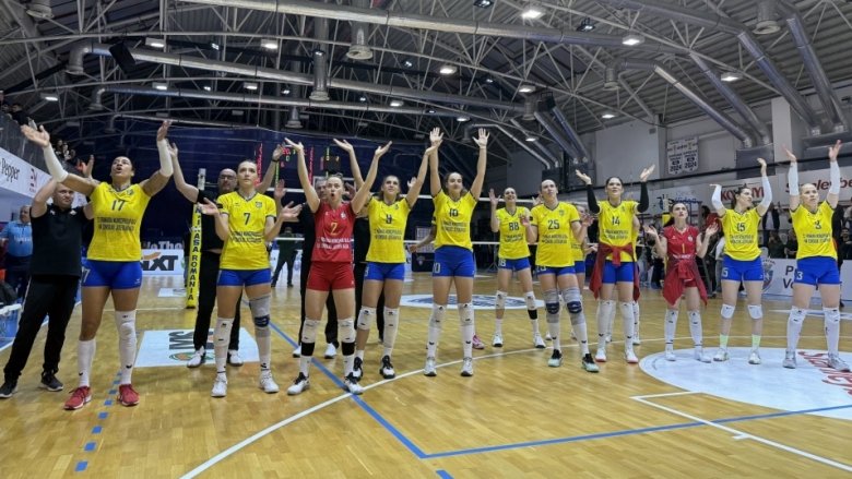Моника Кръстева, Волей Алба