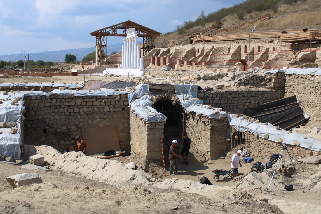 Държавата отпуска 350 000 лв. за спасителни разкопки в античния град Хераклея Синтика