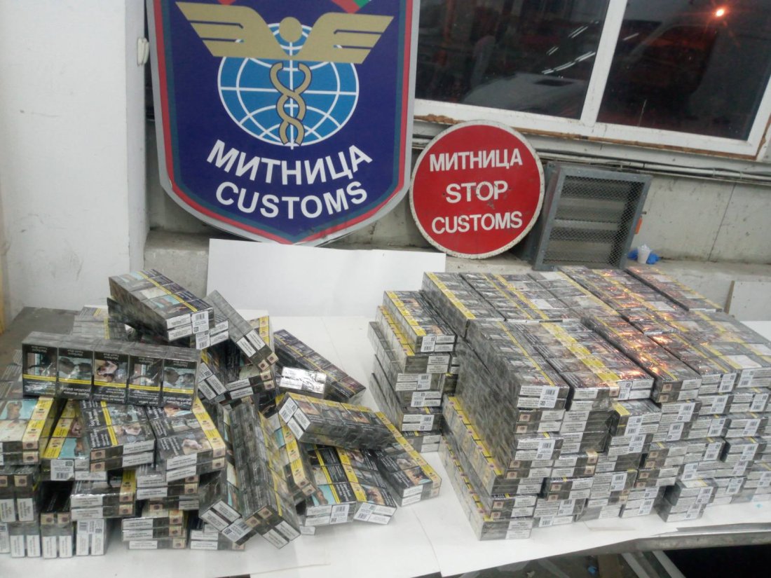 голямо количество контрабандни цигари установиха митническите служители товарен микробус дунав мост видин