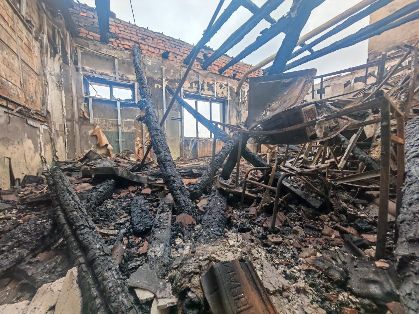 След големия пожар: Ученици от Пловдив помагат на Тревненската школа