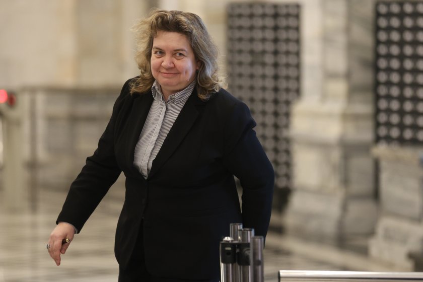 Наталия Киселова разговаря с Роберта Мецола