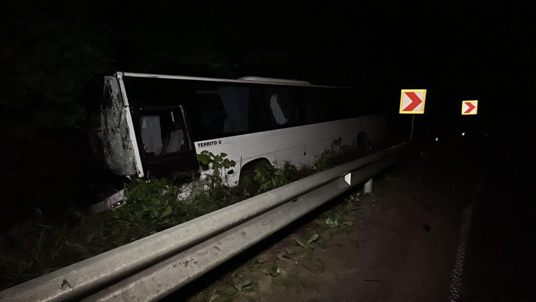 Автобус с военнослужещи катастрофира тази нощ в Прохода на Републиката