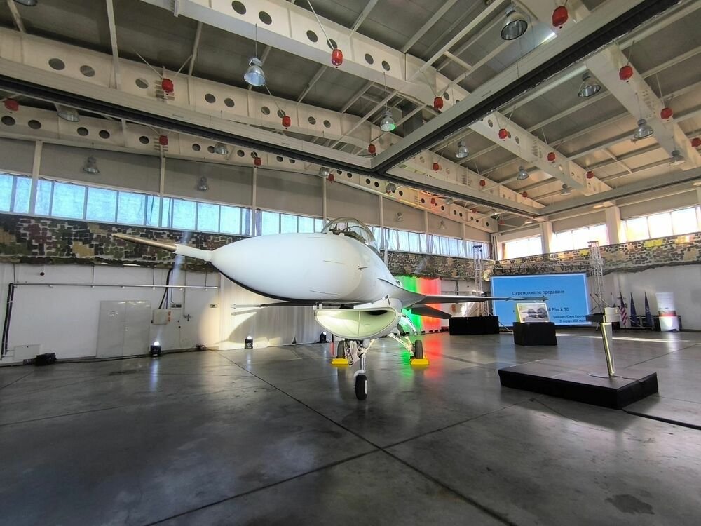 F-16