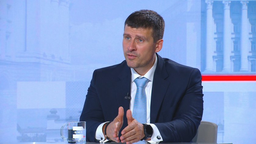Ивелин Михайлов: ПП-ДБ и "Възраждане" са управляваща опозиция