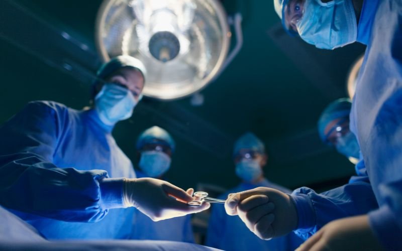 В деветия месец - спасиха живота на 17-годишно бременно момиче с левкемия