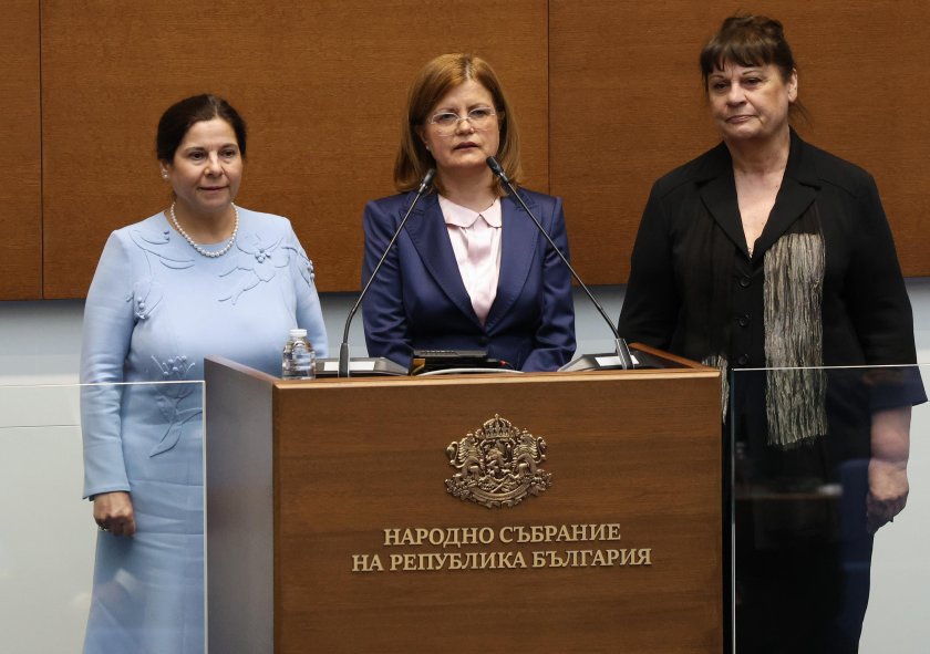 парламентът избра маргарита николова силвия къдрева заместник председатели сметната палата
