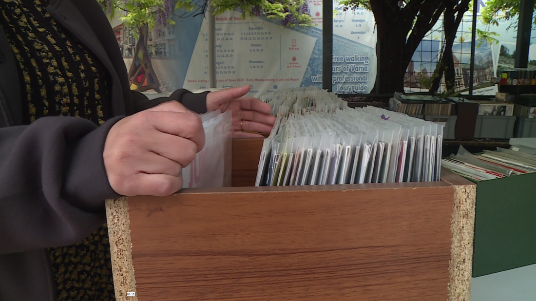 Грамофонни плочи с кауза - базар във Варна събира средства за недоносени бебета