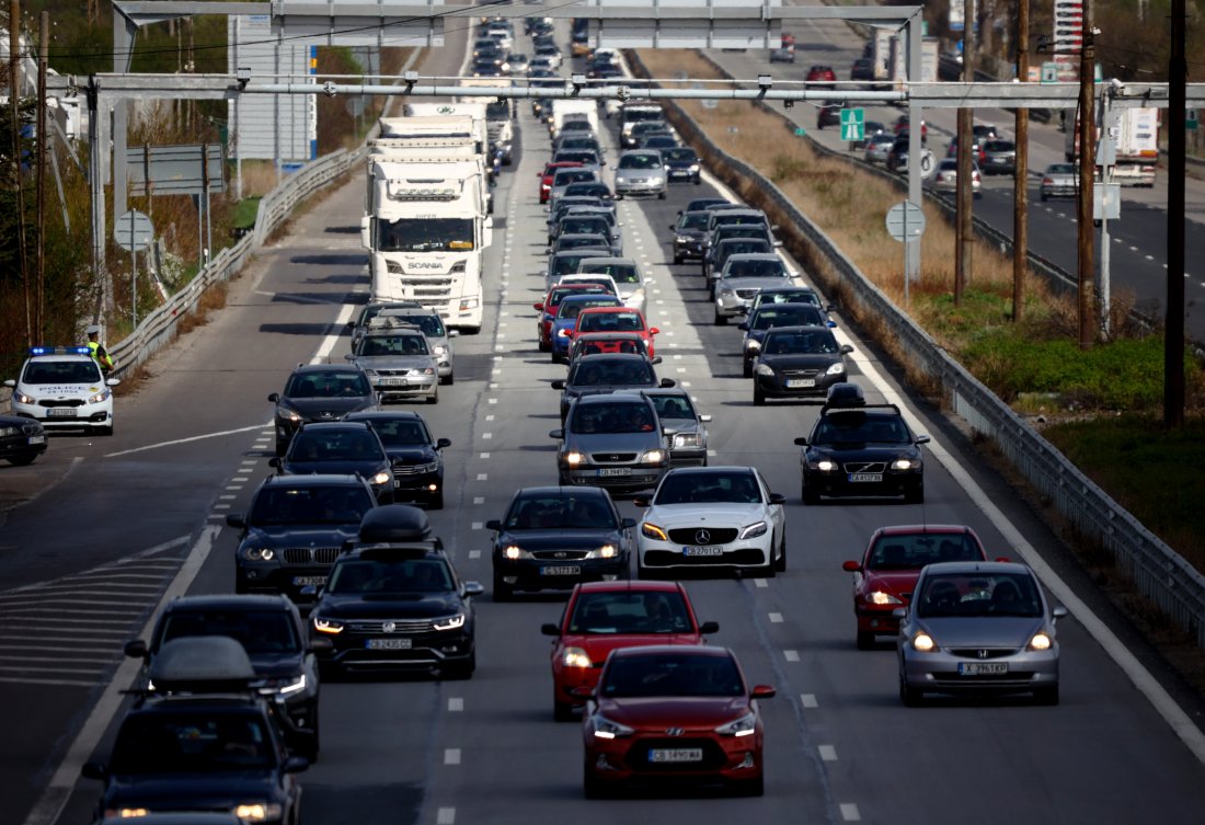 Очаква се засилен трафик по пътищата у нас