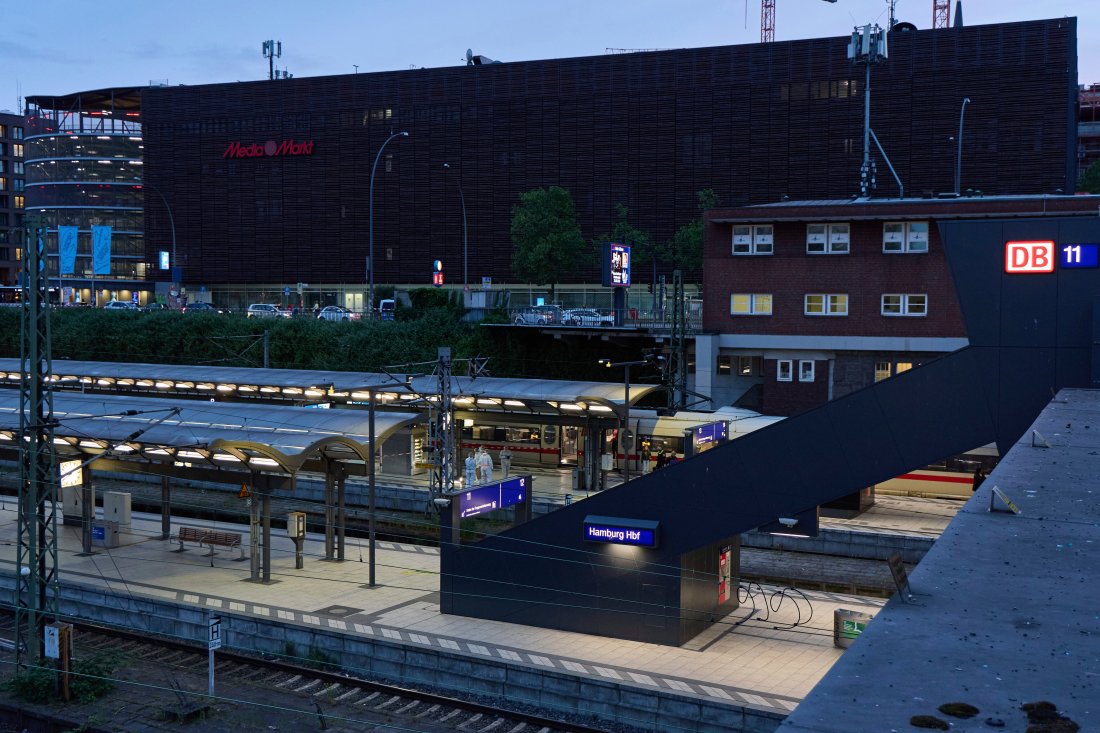 39-годишна жена е задържана за атаката на жп гарата в Хамбург