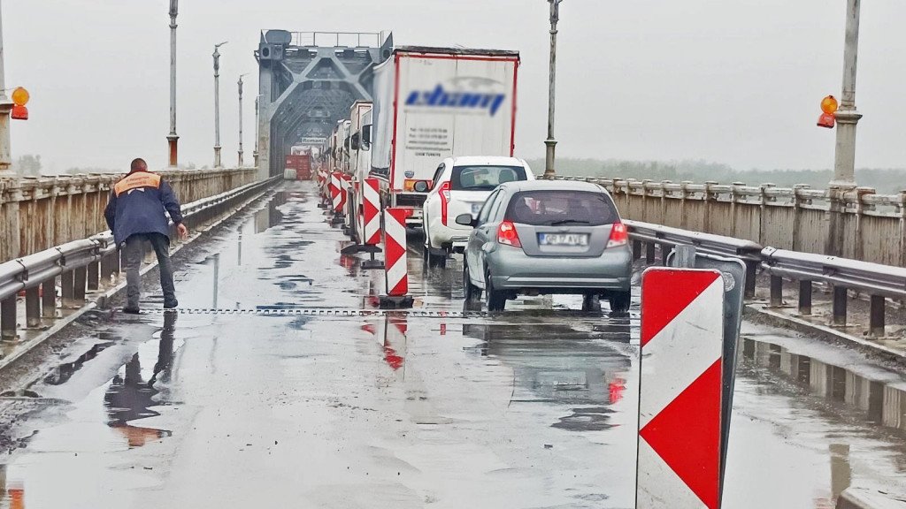 How is the Repair of the Danube Bridge near Ruse Progressing?