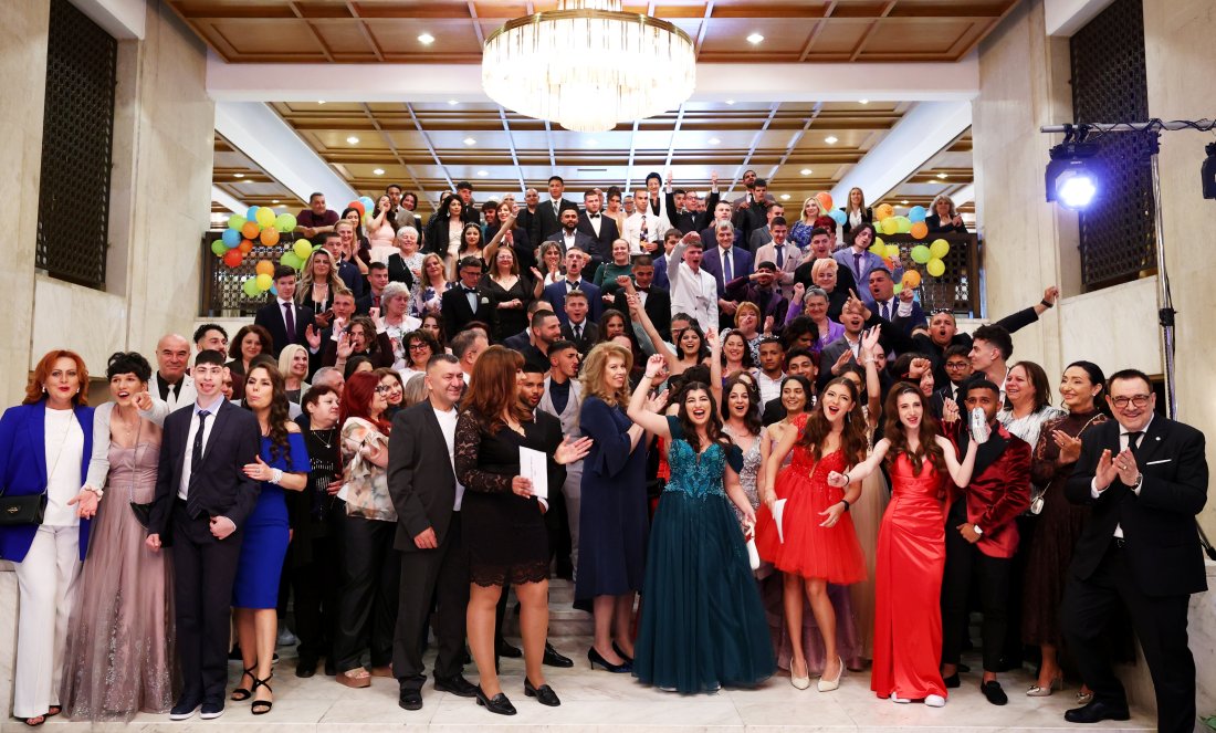 "Подкрепи една мечта": Традиционният абитуриентски бал под патронажа на президента