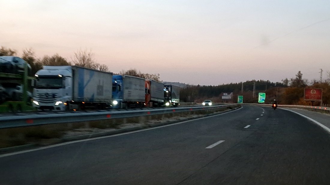 строг контрол държавата предприема мерки регулиране движението тирове