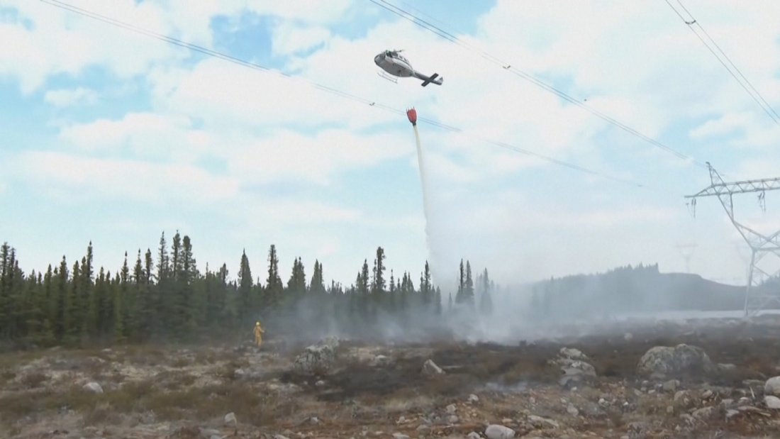 Пожари в Канада: Хиляди се евакуираха от домовете си