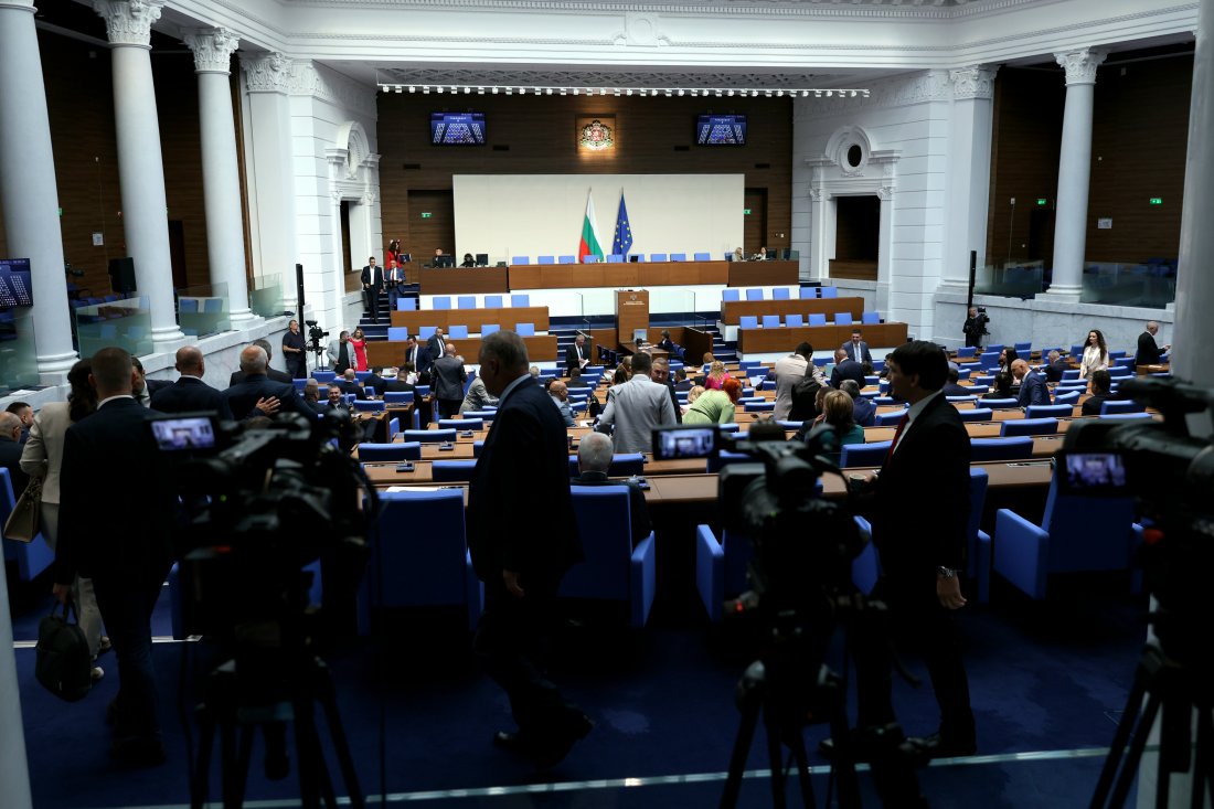 депутатите отхвърлиха ветото президента радев промените закона енергията възобновяеми източници