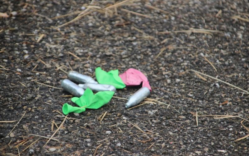 Изслушват директора на столичната РЗИ за разпространението на райски газ