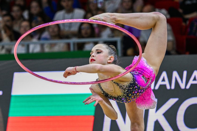 Стилияна Николова