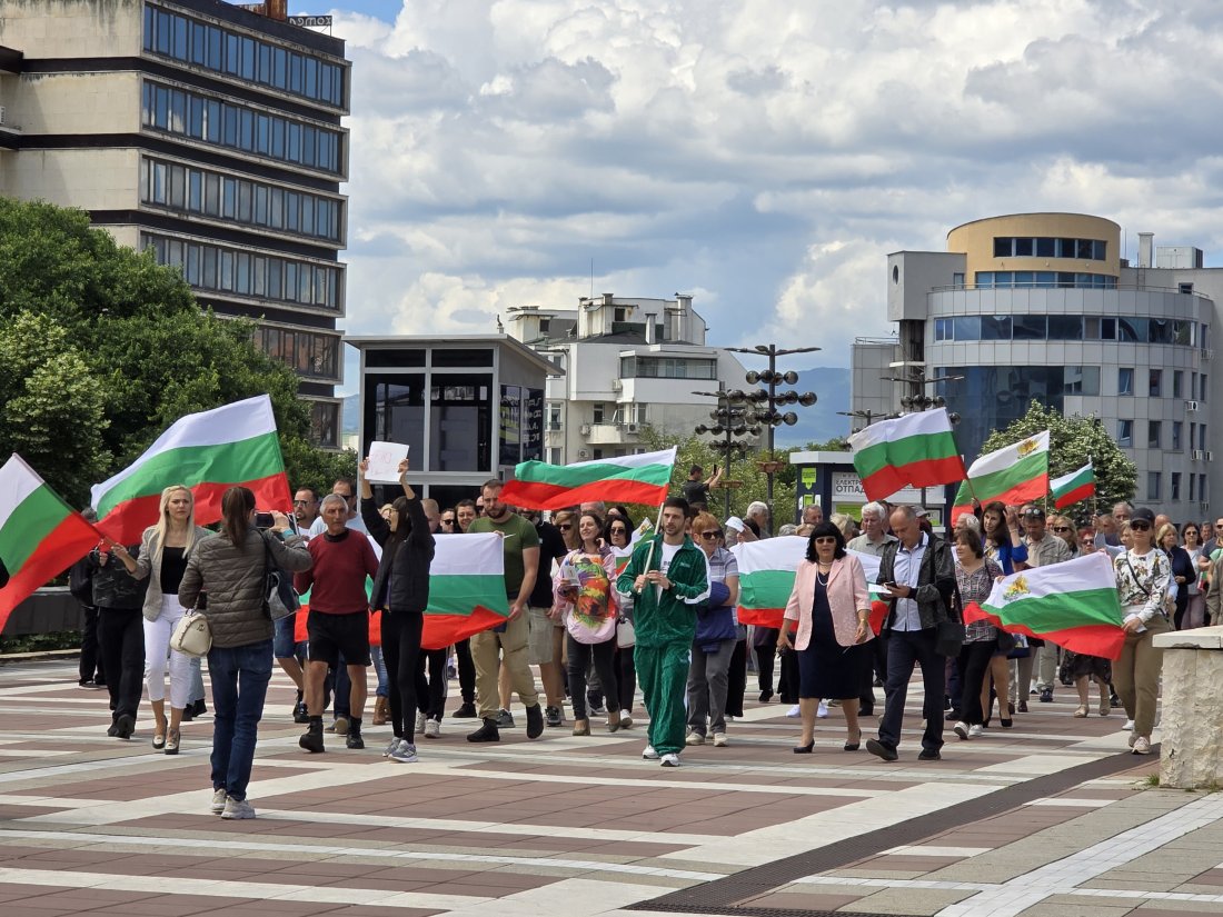 Протести срещу въвеждането на еврото се проведоха на много места в страната (ОБЗОР)