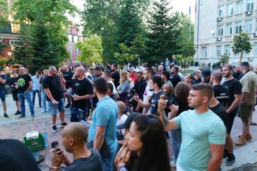 След смъртта на млад мъж във Варна - упражнено ли е насилие по време на ареста?