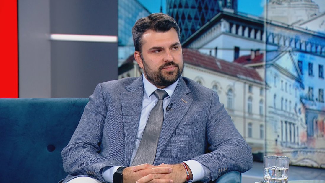 Външният министър: Няма отстъпление нито сантиметър от това какво трябва да направи РСМ