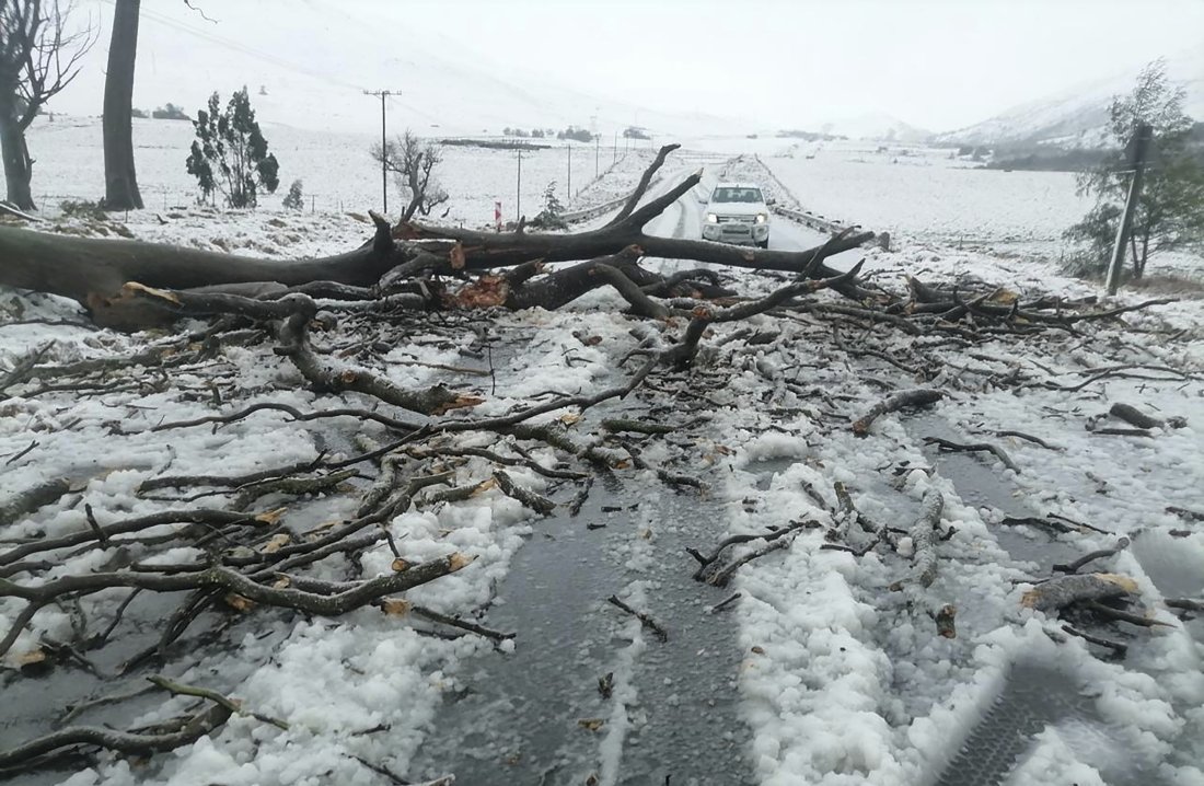 49 жертви на наводнения след сняг и дъжд в Южна Африка